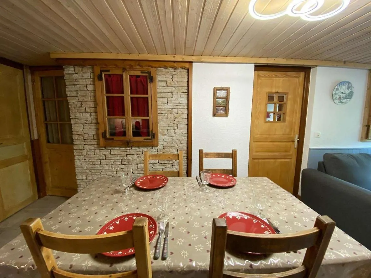 Appartement Cosy 6 Personnes Avec Grande Terrasse Et Parking, Pres Des Activites - Fr-1-241-181 رون - ألب شقة